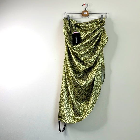 Pretty little thing skirt n long sleeve top set, green giraffe print - Picture 1 of 6